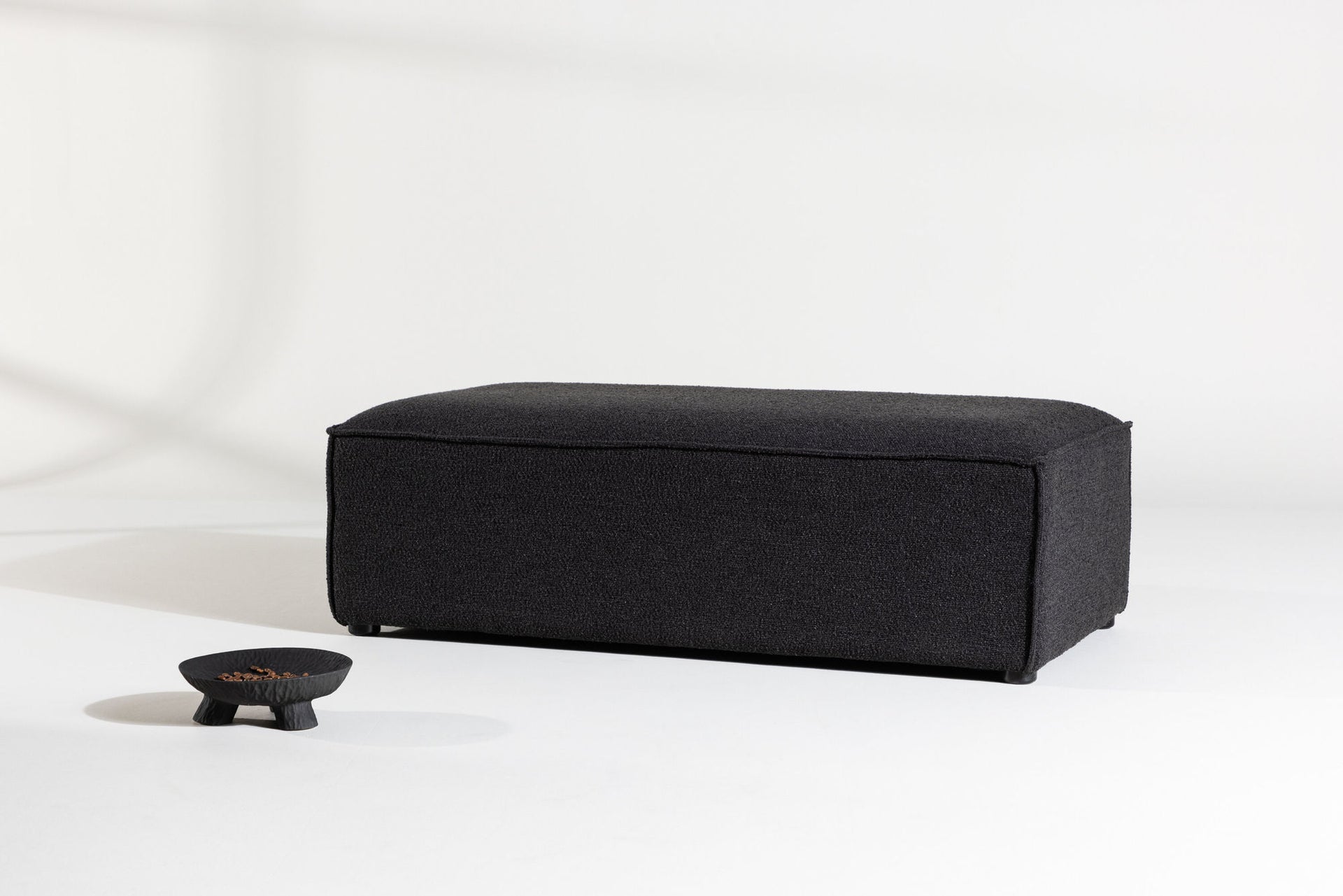 Gillholmen Hocker – Schwarz / Bouclé