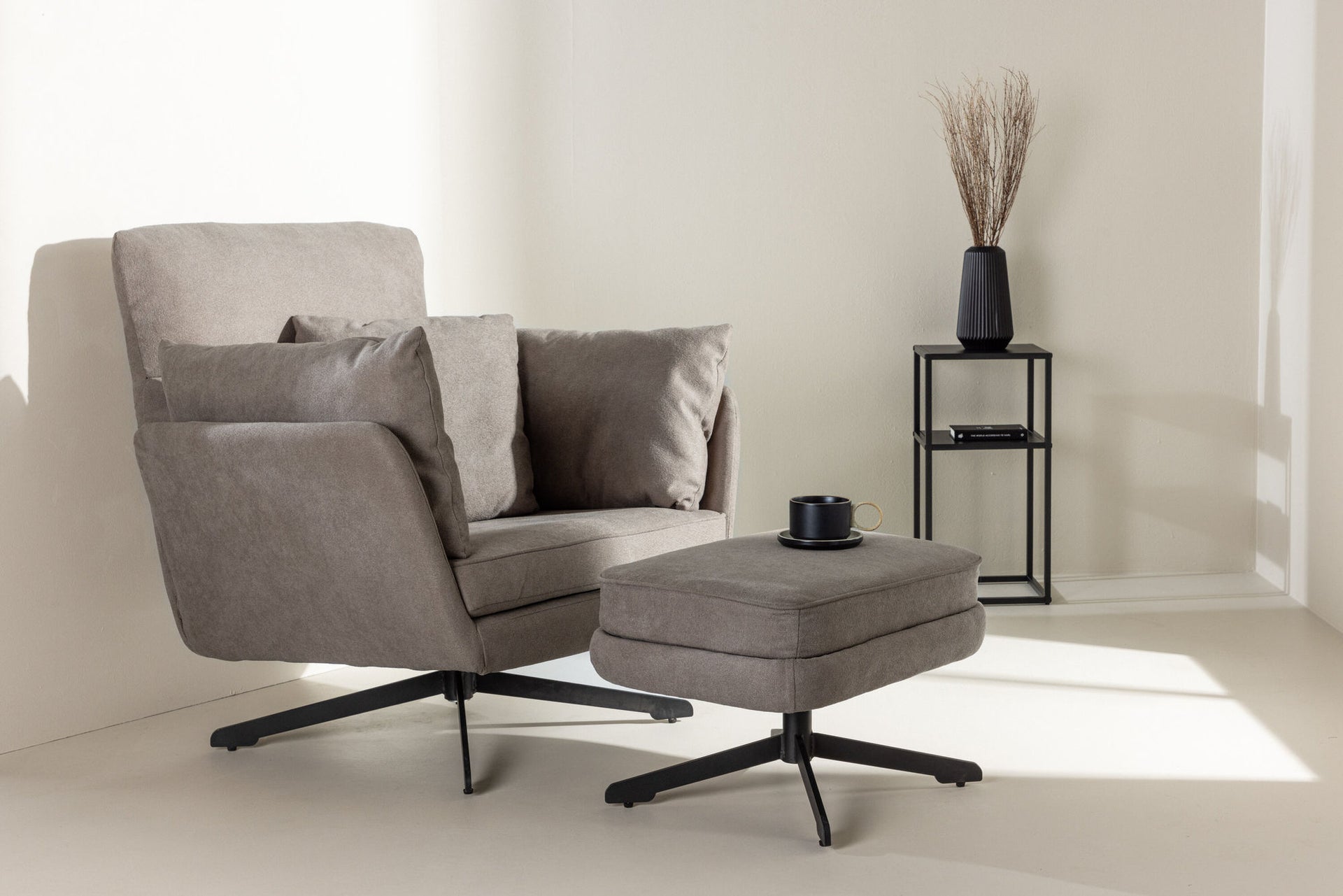 Madrid Sessel – Schwarz / Grauer Bouclé