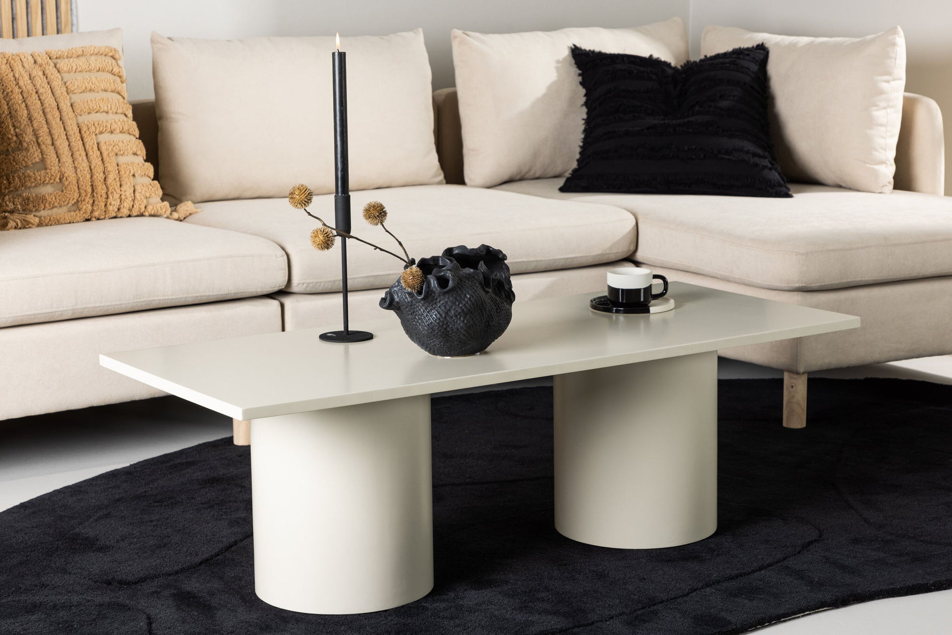 Sandvika Couchtisch in Beige glänzend
