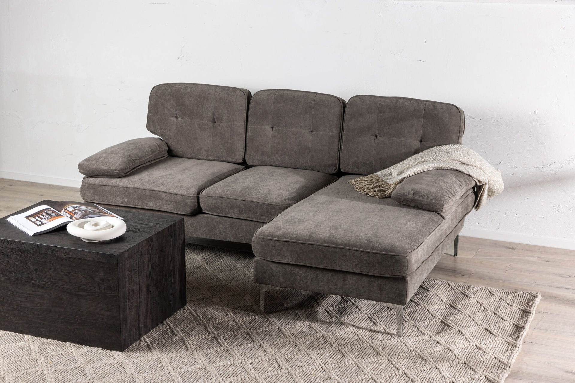 Remis Sofa – Hellgrauer Stoff