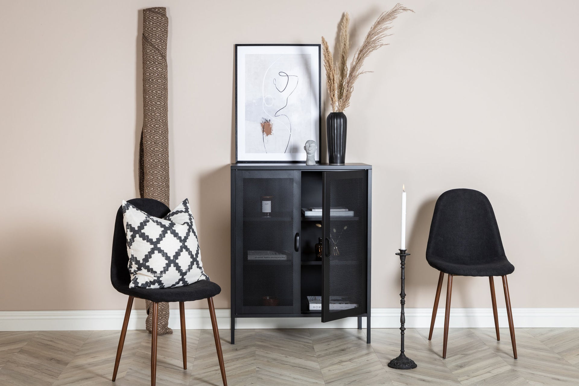 Misha Lowboard – Schwarz