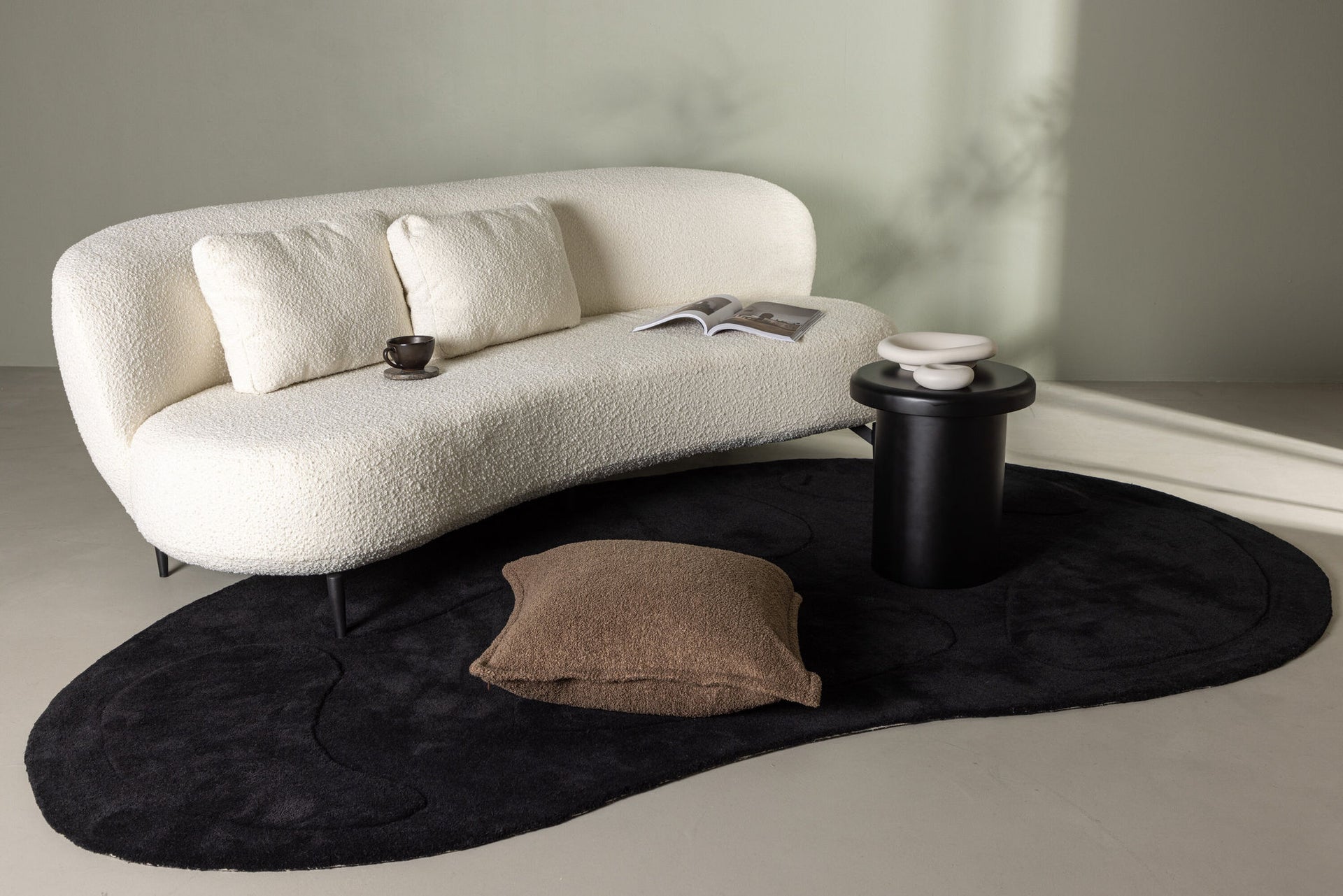 Luna Sofa – Schwarz / Weiß Bouclé