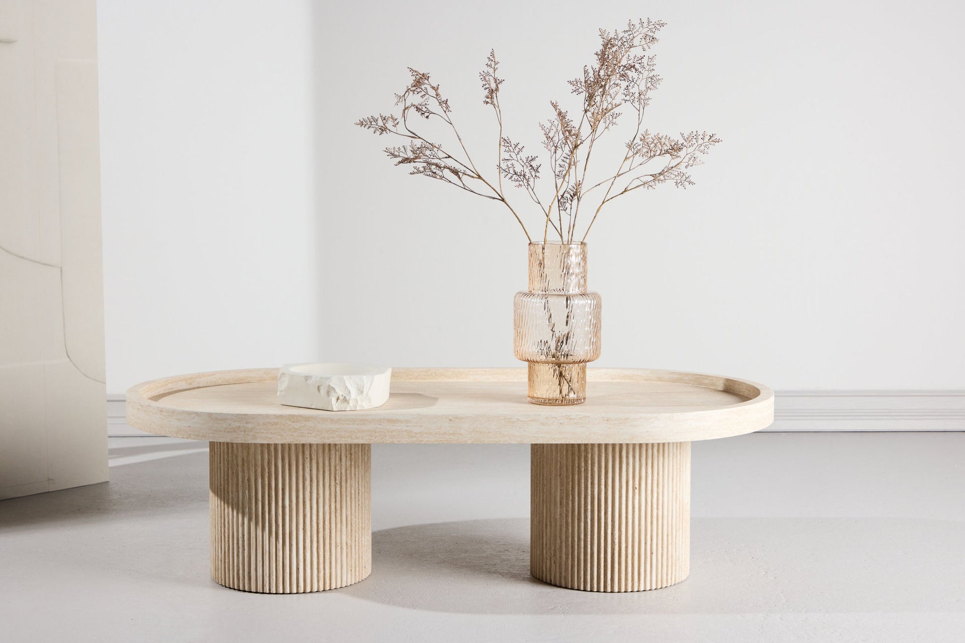 Krille Couchtisch in Travertinoptik