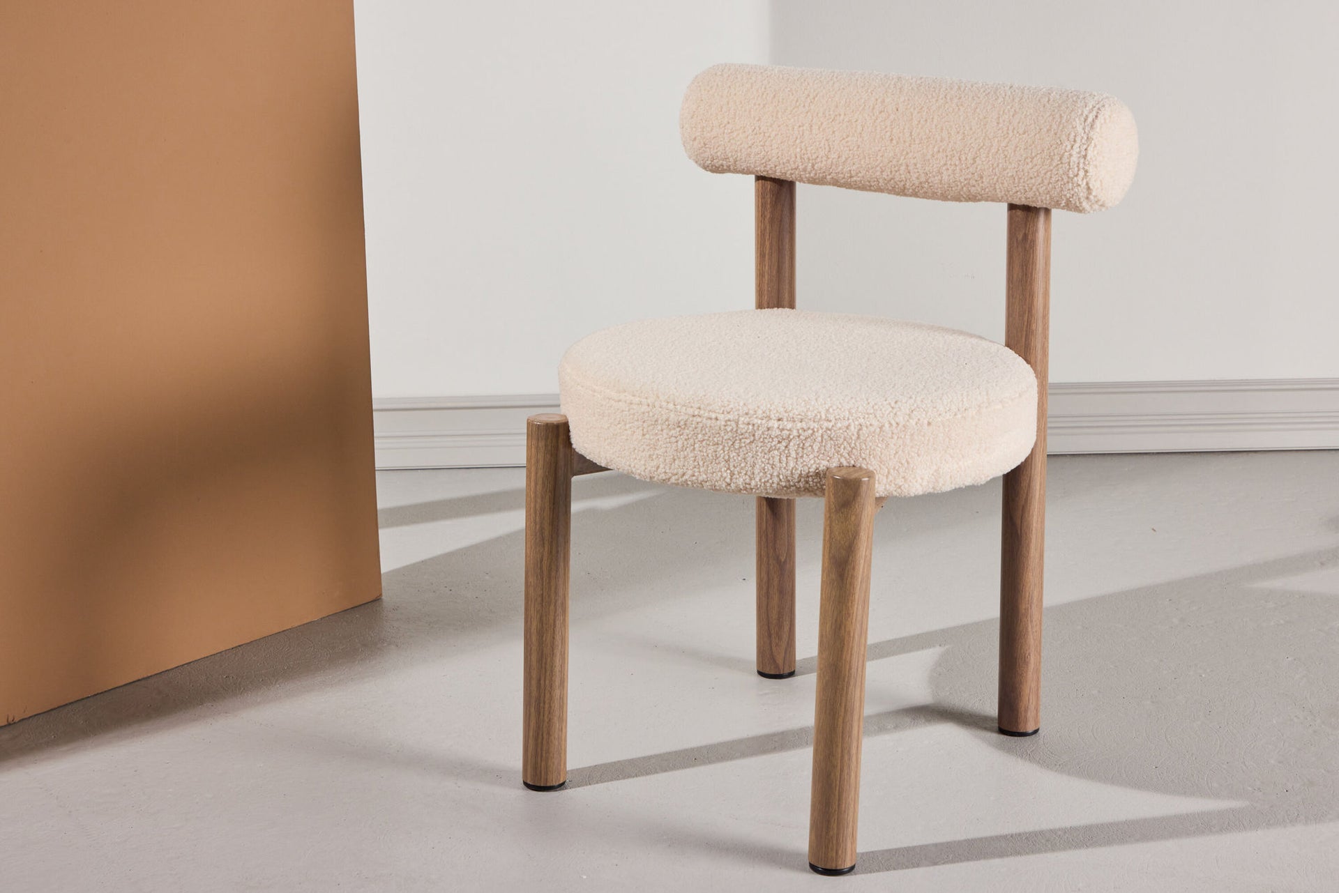 Tillo Esszimmerstuhl 2er-Set – Stahl in Holzoptik / Weißer Bouclé