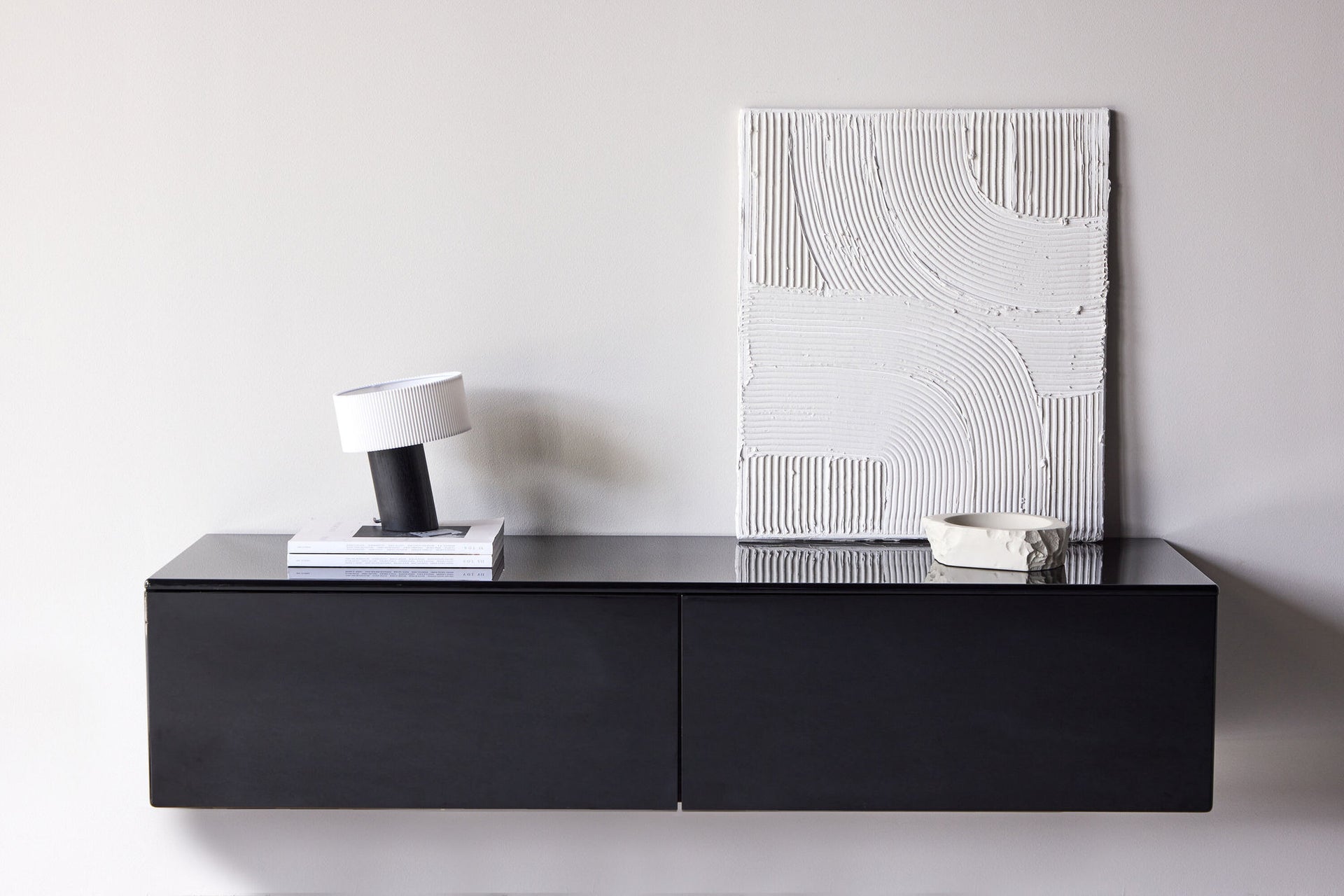 Fristad TV-Board – Schwarzer Hochglanzlack