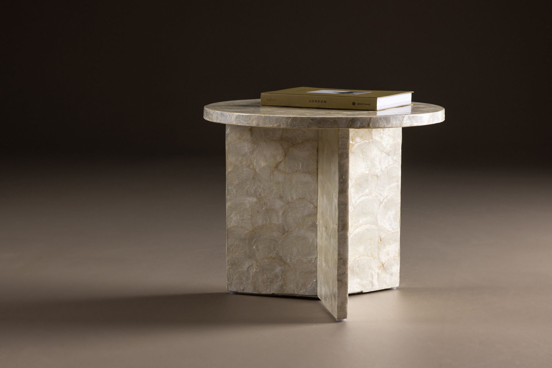 Smögen Couchtisch – Capiz / Natur klein