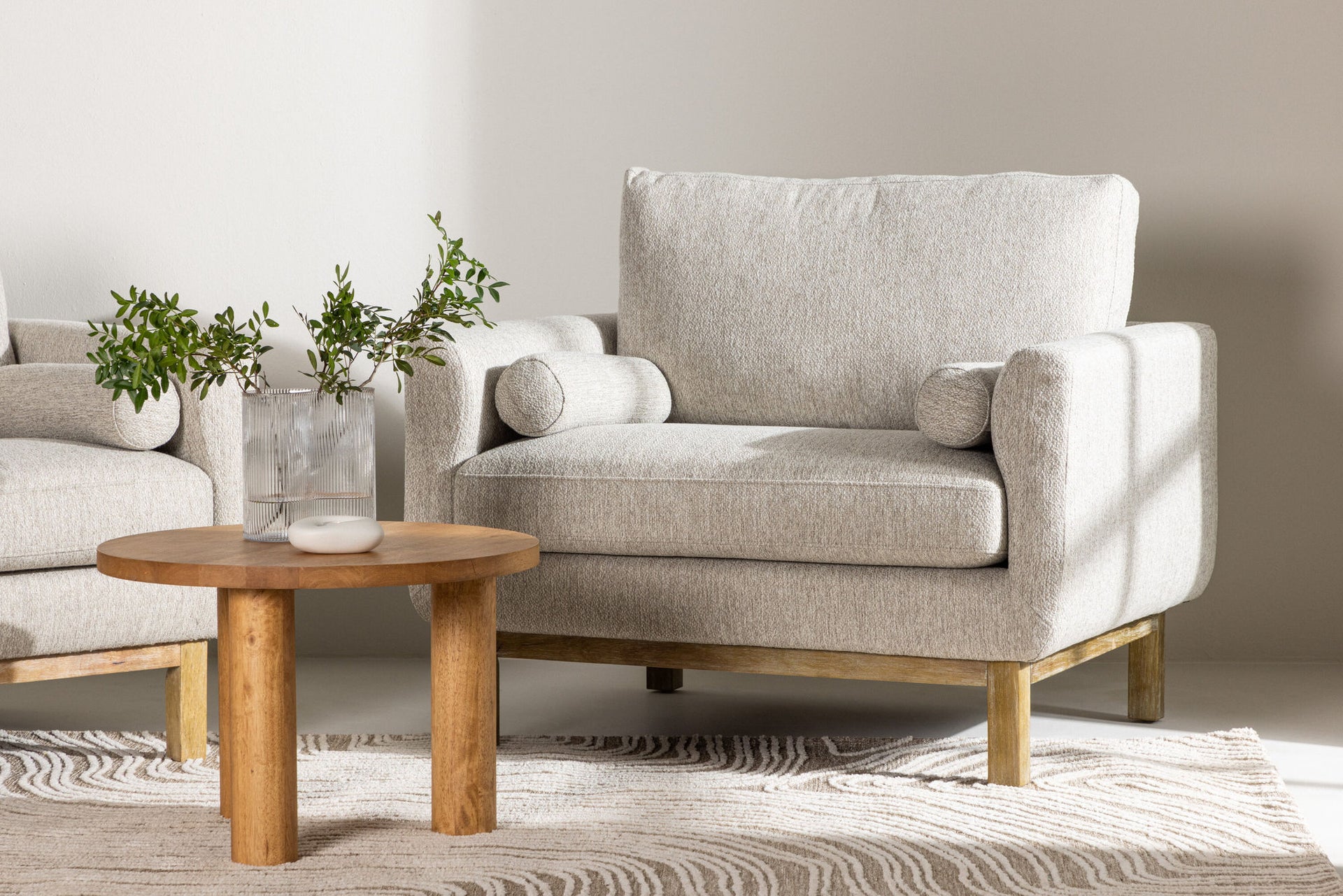 Olympos Sessel – Holzoptik / Beige