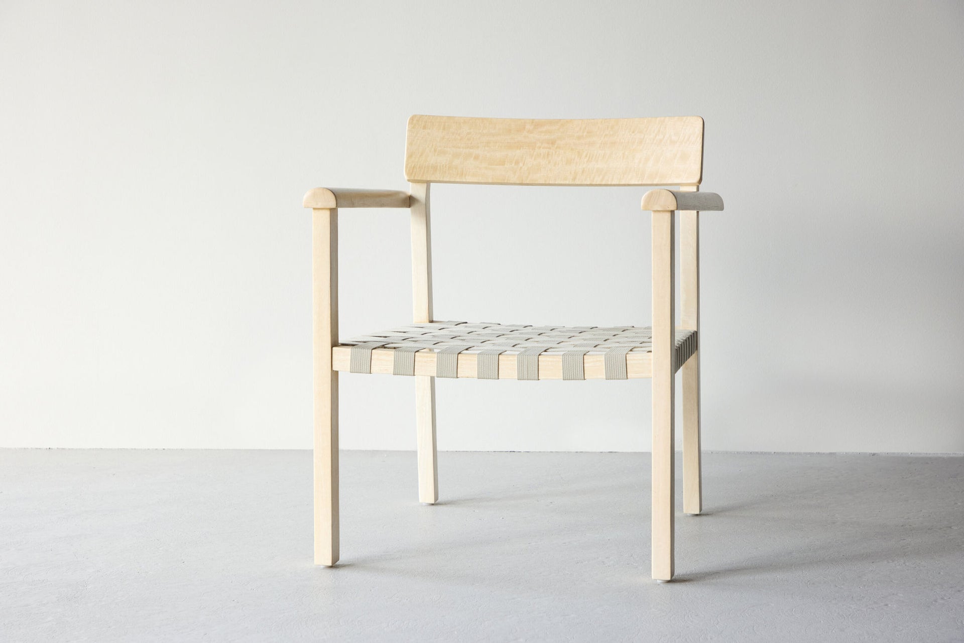 Krois Sessel – Natur Mahagoni / Grau